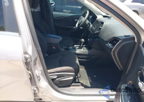 2019 Jeep Cherokee Latitude Fwd z USA, uszkodzony, nr VIN 1C4PJLCB6KD145744